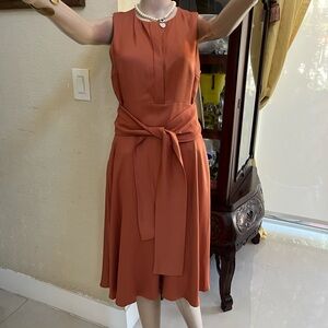 Chic Sleeveless Midi Dress in Terracotta